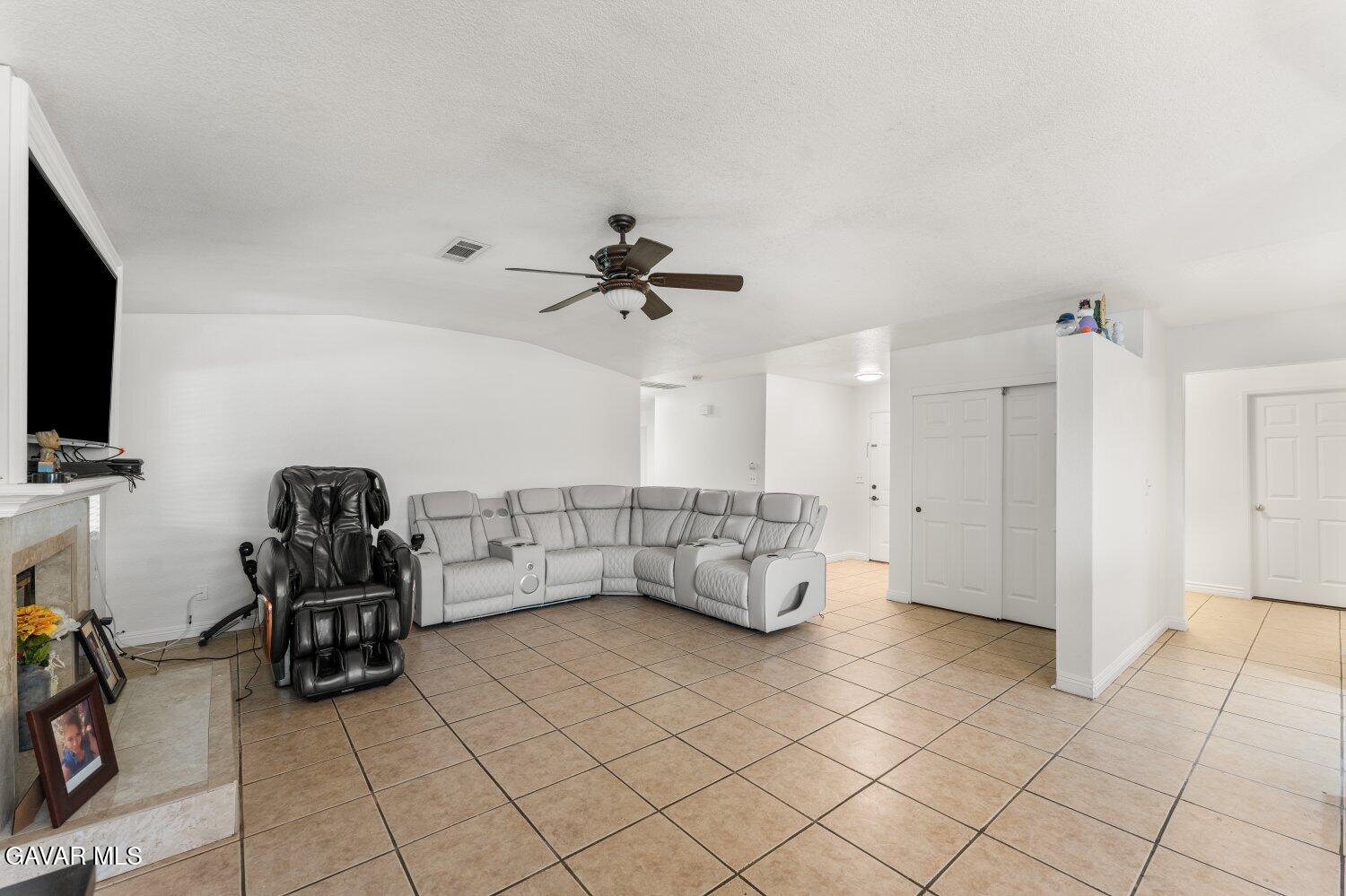 2601 Dixie Street Rosamond, CA 93560 - Photo 8 of 46 08-DixieSt-74c34e54dd