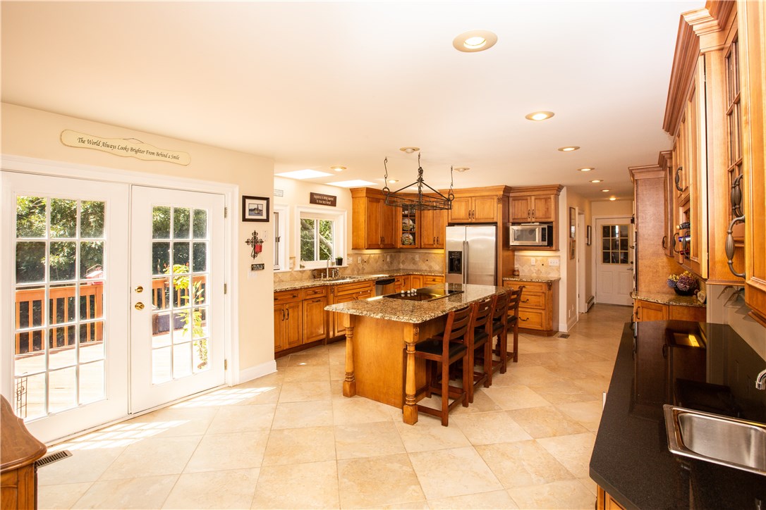 11 Happy Valley Road Westerly, RI 02891 - Photo 9 of 36