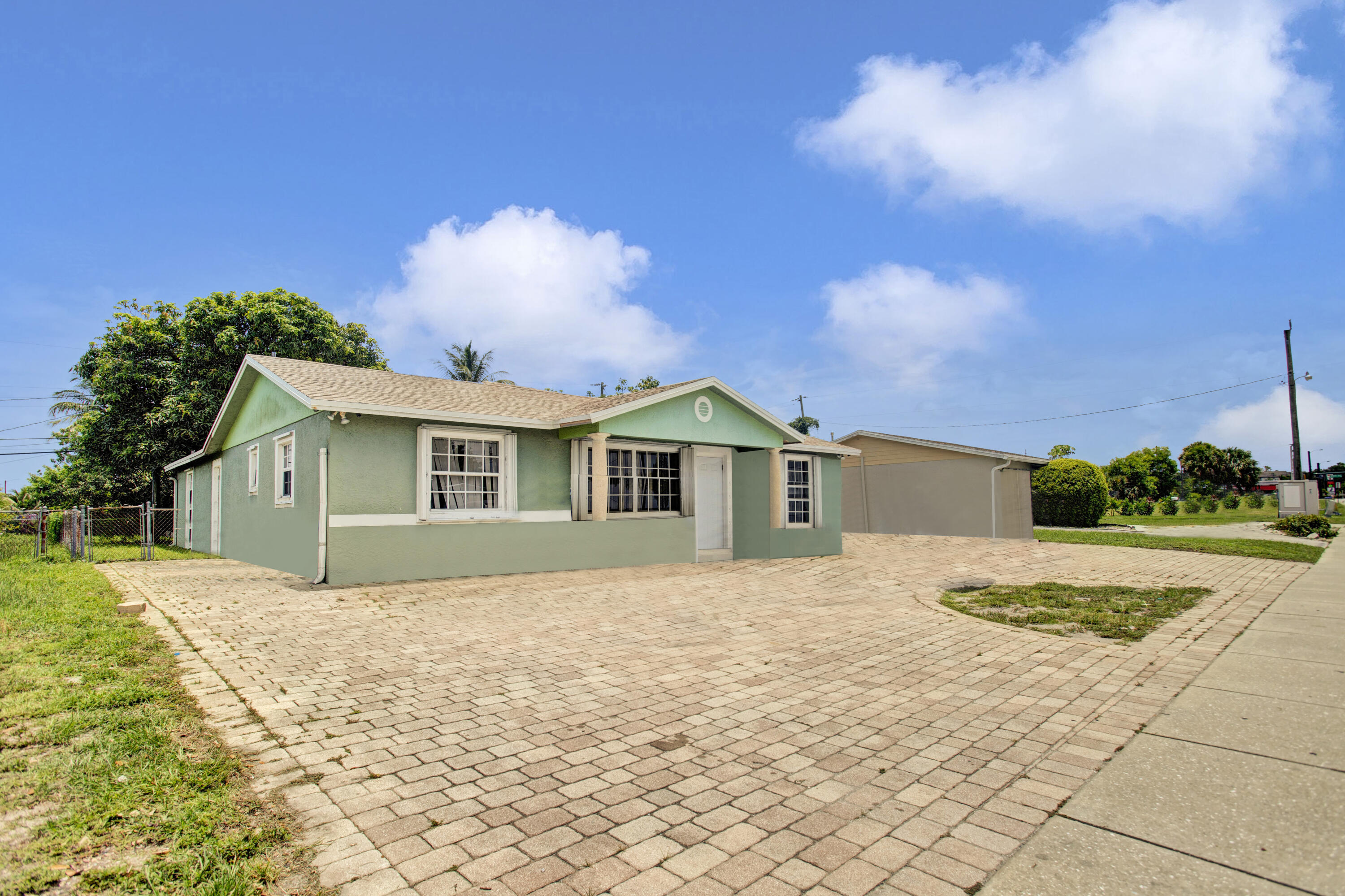 5772 Haverhill Road West Palm Beach, FL 33407 - Photo 2 of 11 IMG_7113_4_5_6_7 copy
