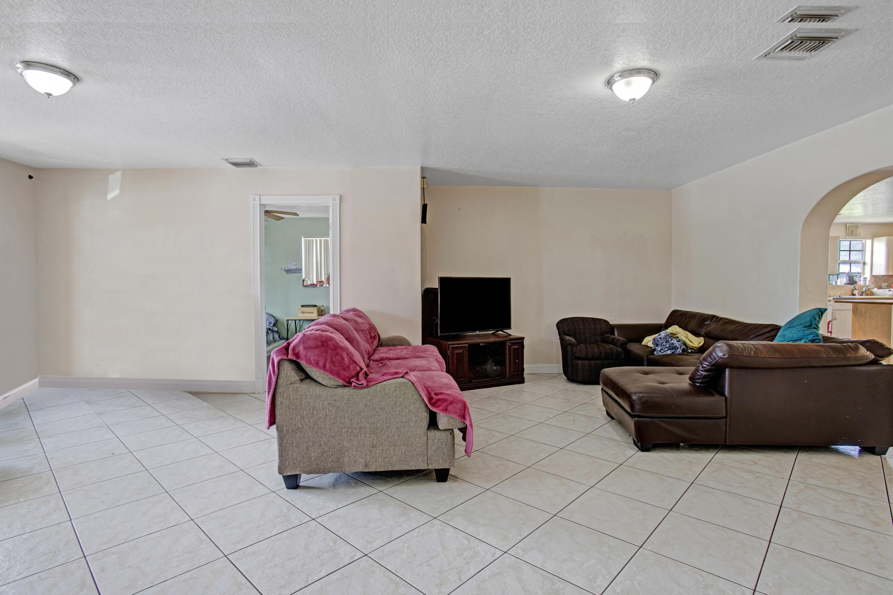 5772 Haverhill Road West Palm Beach, FL 33407 - Photo 4 of 11 IMG_7058_59_60_61_62 copy removed