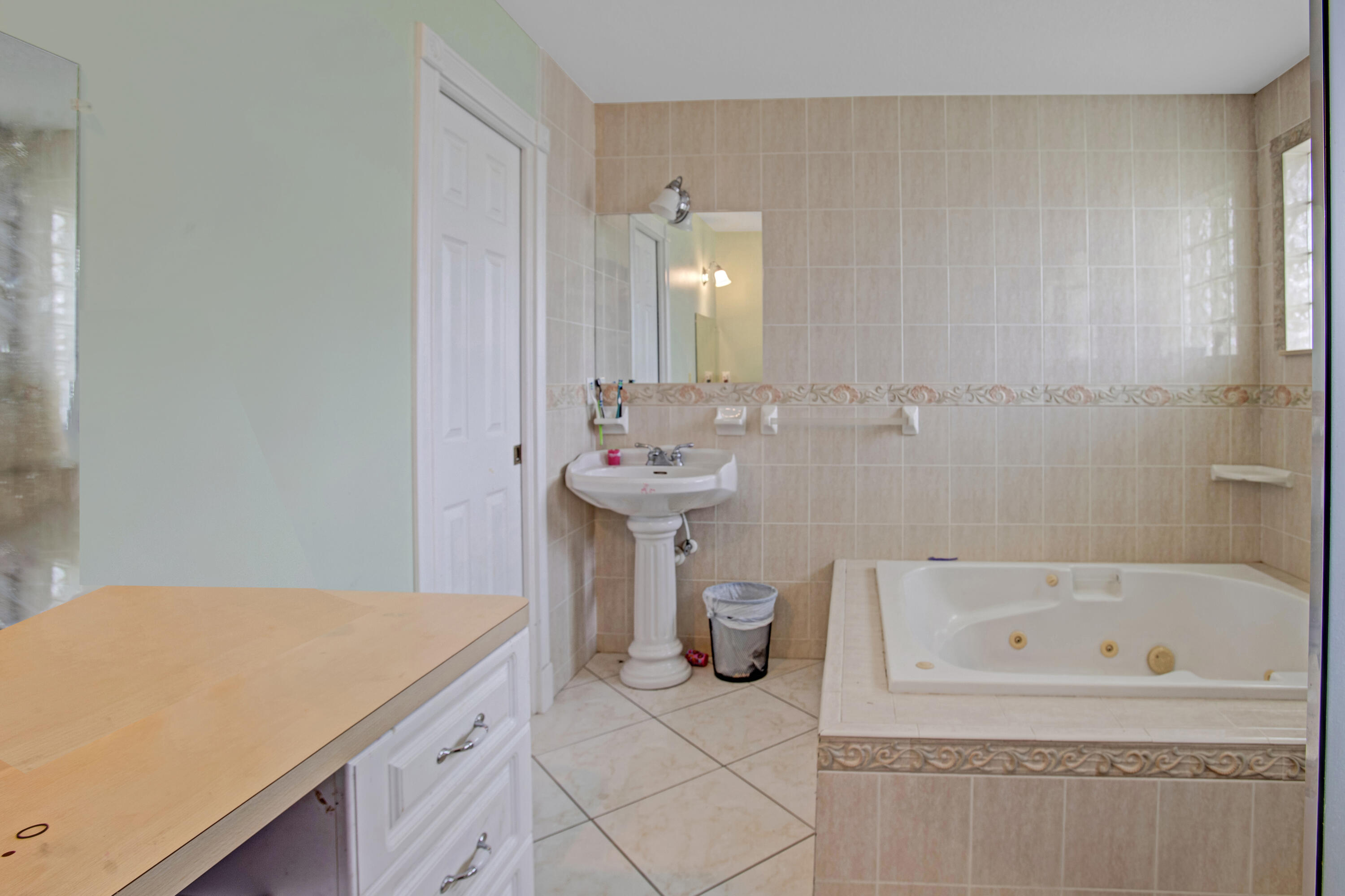 5772 Haverhill Road West Palm Beach, FL 33407 - Photo 5 of 11 IMG_7003_4_5_6_7 copy Removed