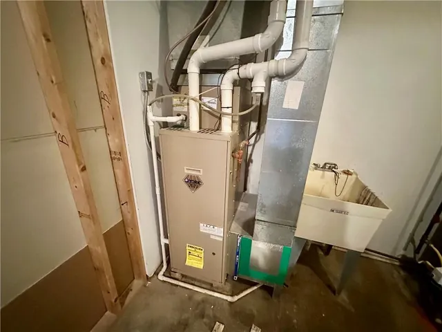 $85,000 | 104 Fruit Avenue, Farrell, PA 16121