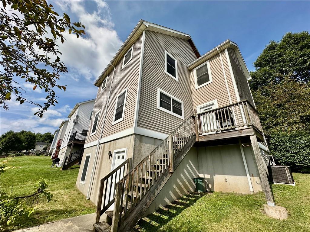104 Fruit Avenue Farrell, PA 16121 - Photo 4 of 22