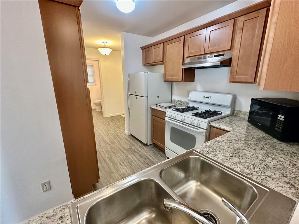 104 Fruit Avenue Farrell, PA 16121 - Photo 7 of 22