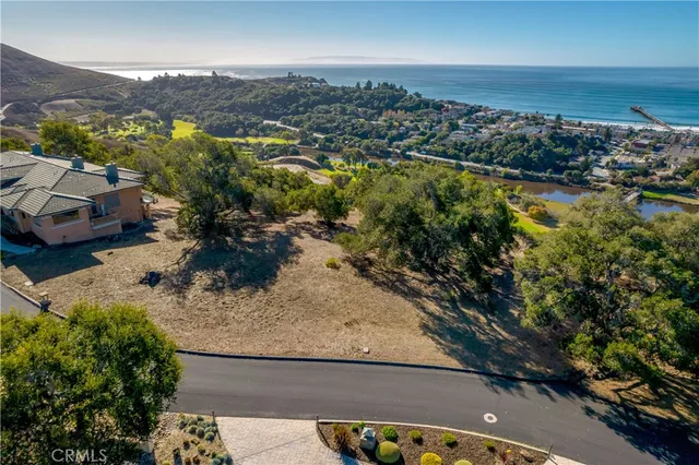 a view of a city street view