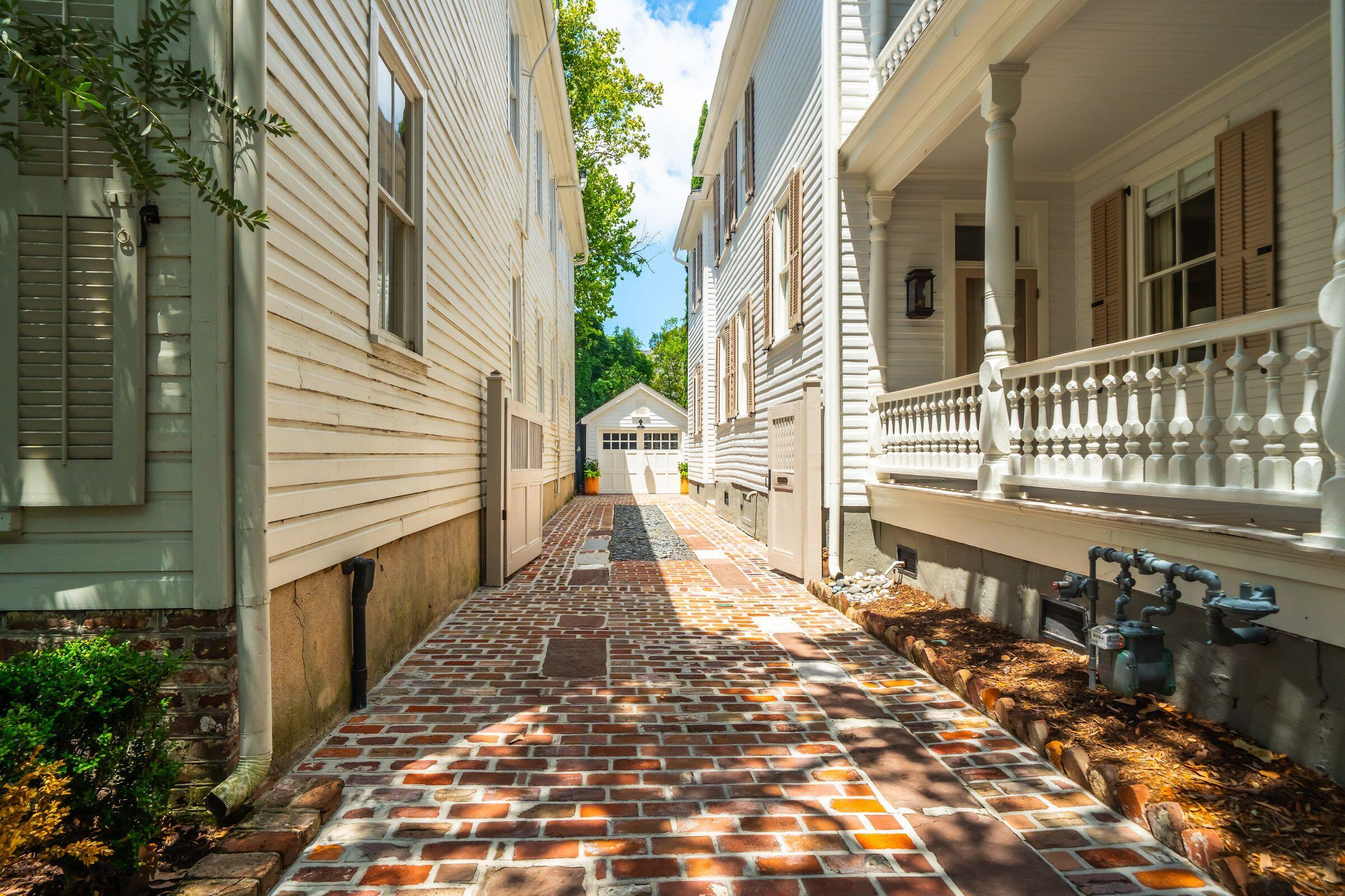 95 Church Street Charleston, SC 29401 - Photo 74 of 87 Driveway