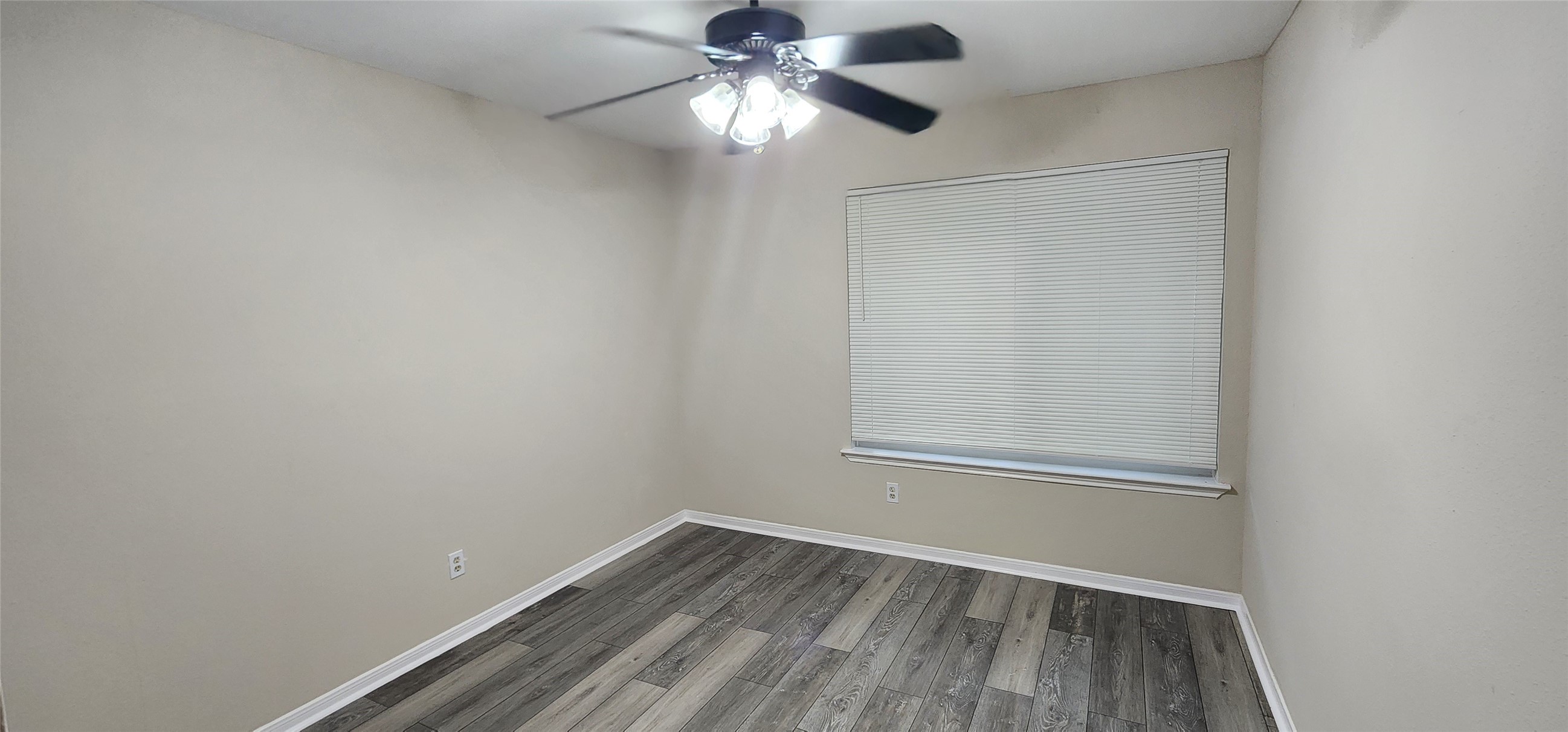 15215 Ensenada Drive Houston, TX 77083 - Photo 16 of 22 3rd Bedroom