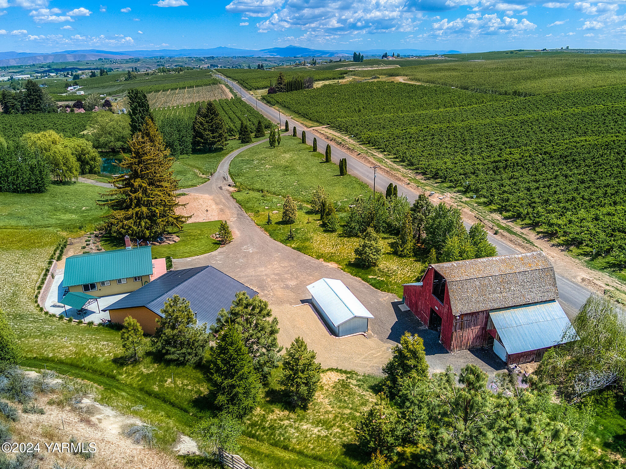 1071 Humphrey Road Tieton, WA 98947 - Photo 2 of 40 an aerial view of a house