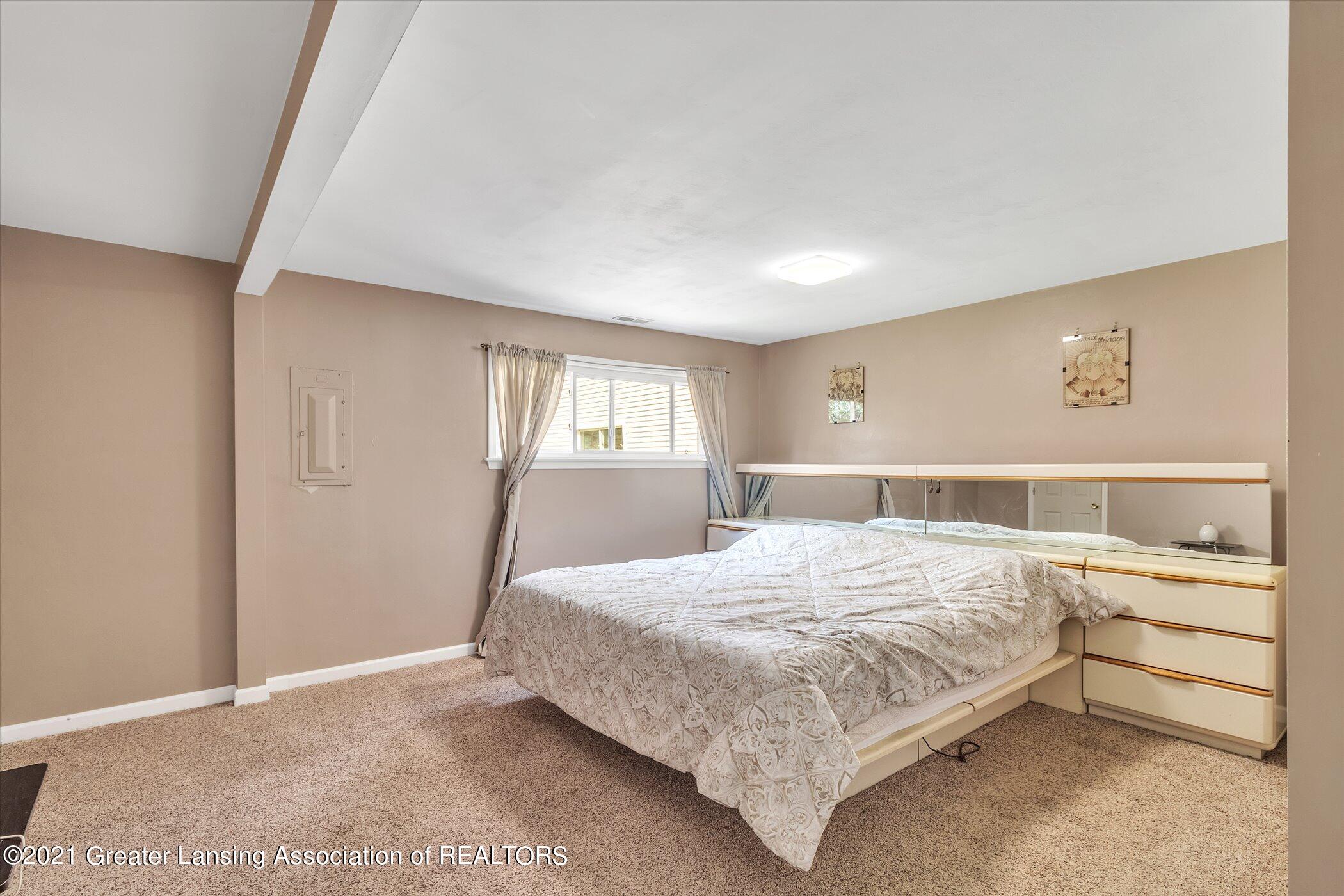 1021 Westfield Road Lansing, MI 48917 - Photo 28 of 42 28-1021-Westfield-Rd-WindowStill-Real-Es