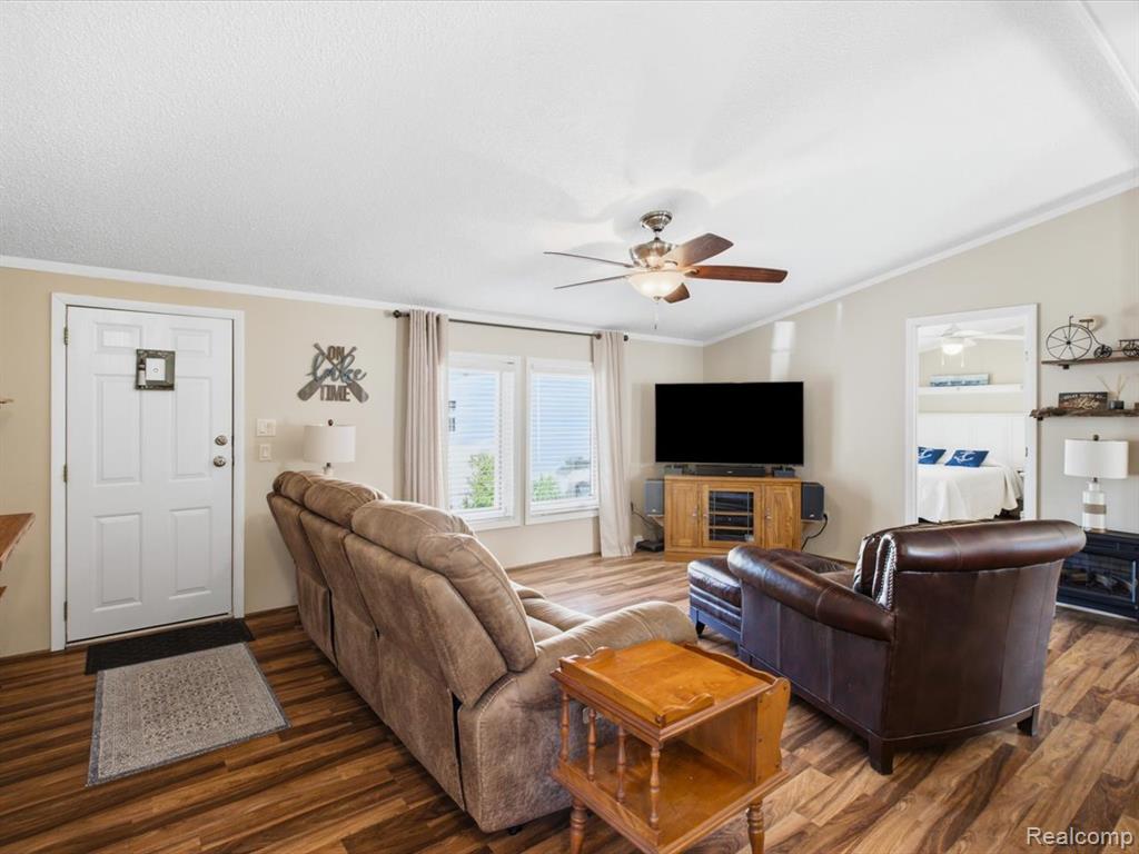 2545 Lakeshore Road Applegate, MI 48401 - Photo 15 of 41