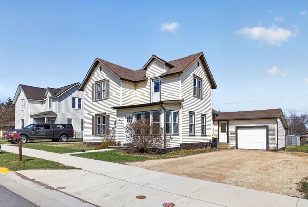 $219,900 | 640 2nd Avenue Northwest, Plainview, MN 55964