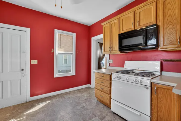 $219,900 | 640 2nd Avenue Northwest, Plainview, MN 55964