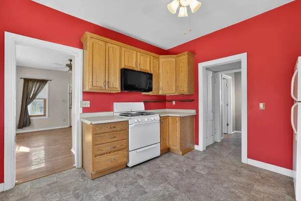 $219,900 | 640 2nd Avenue Northwest, Plainview, MN 55964