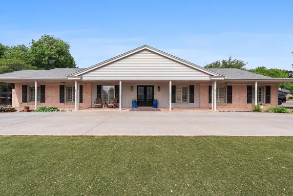 $409,000 | 149 Liveoak Street, Hereford, TX 79045