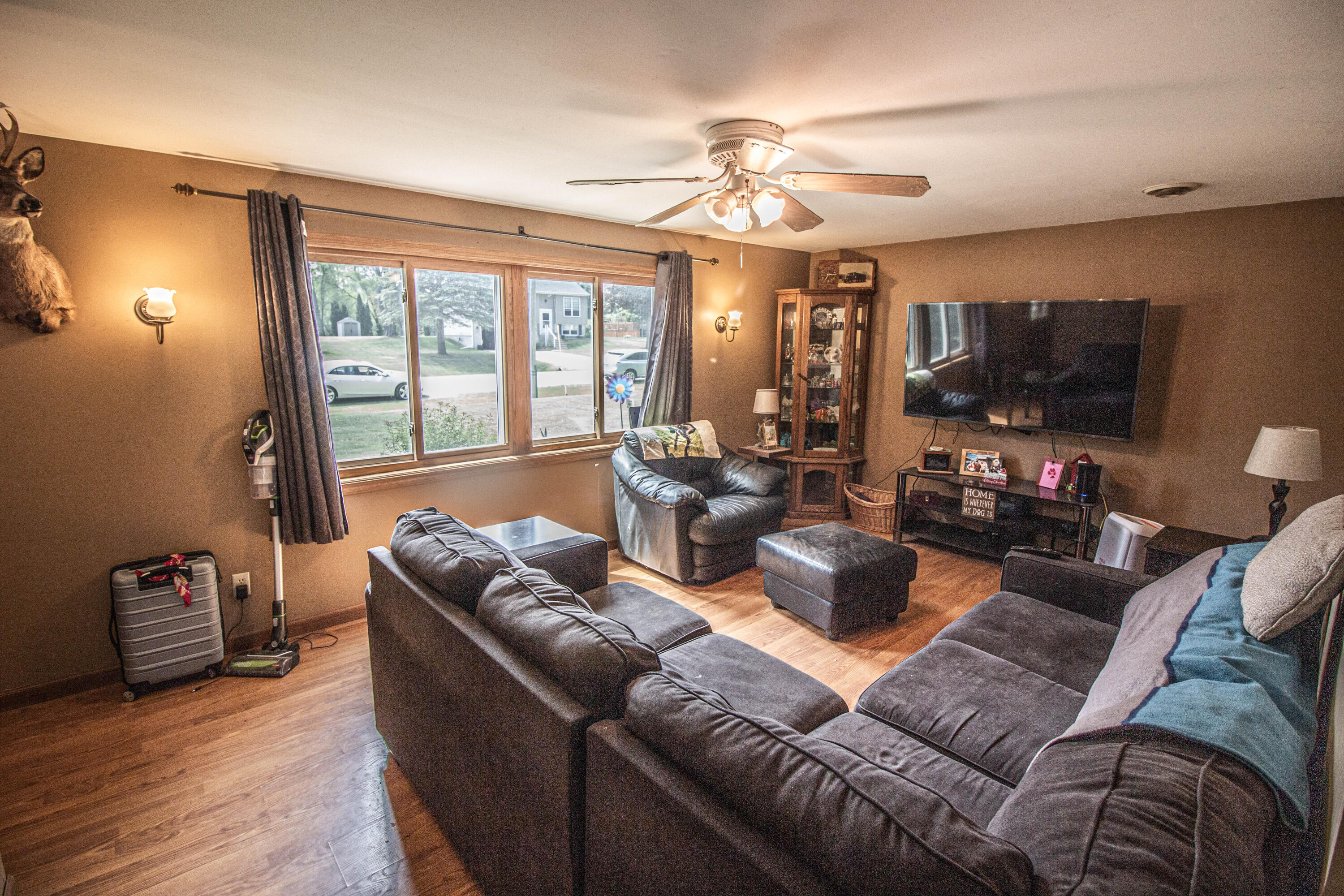 518 Steepleview Road, Unit 520 Newburg, WI 53095 - Photo 16 of 56 Left Side (520) - Family Room