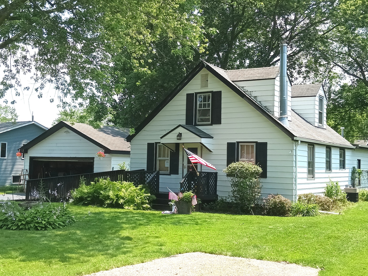9867 17th Street Zion, IL 60099 - Photo 1 of 15 a view of a house with yard and green space