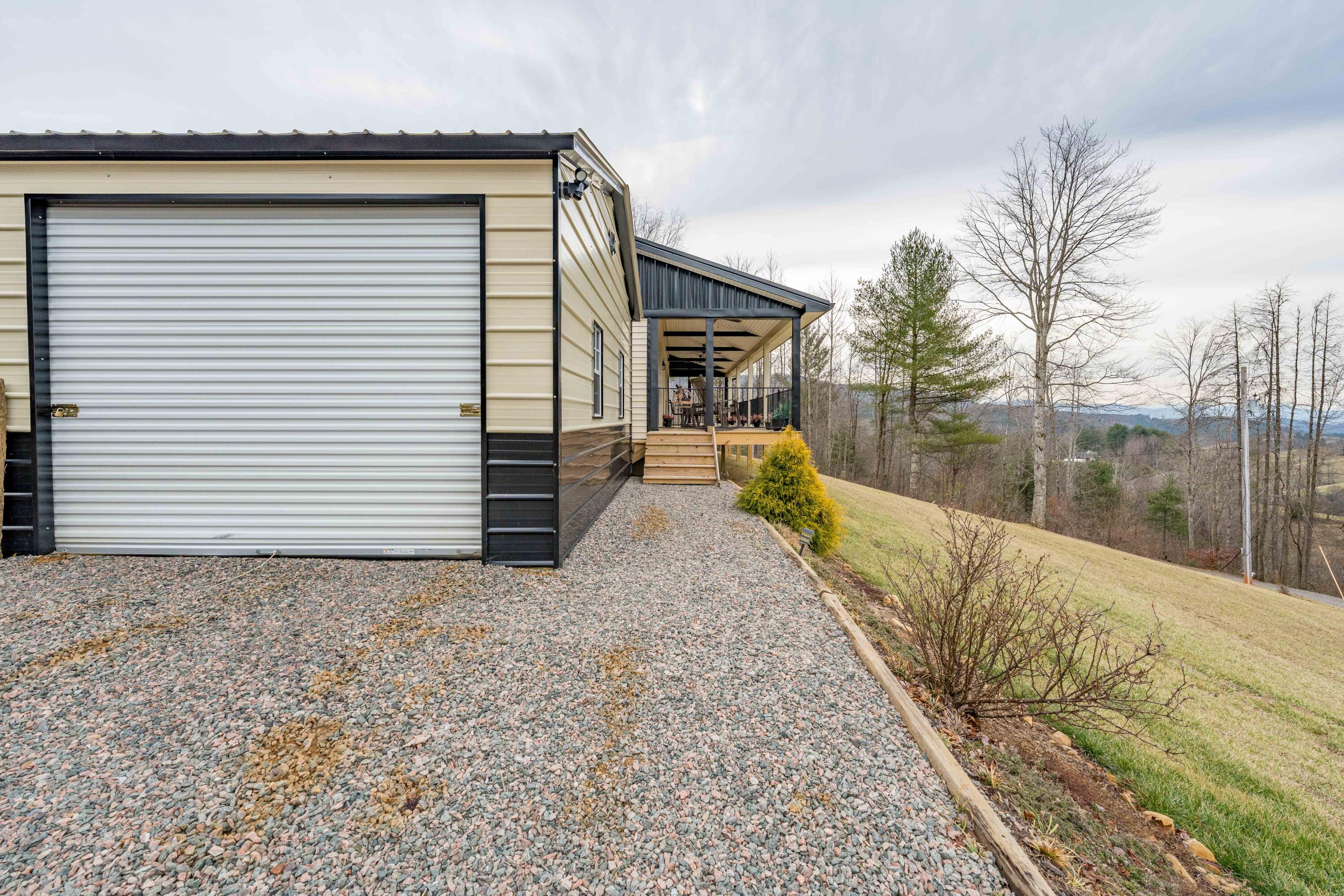 2562 Divide Road Mountain City, TN 37683 - Photo 16 of 90 2562 Divide Rd (37 of 93)