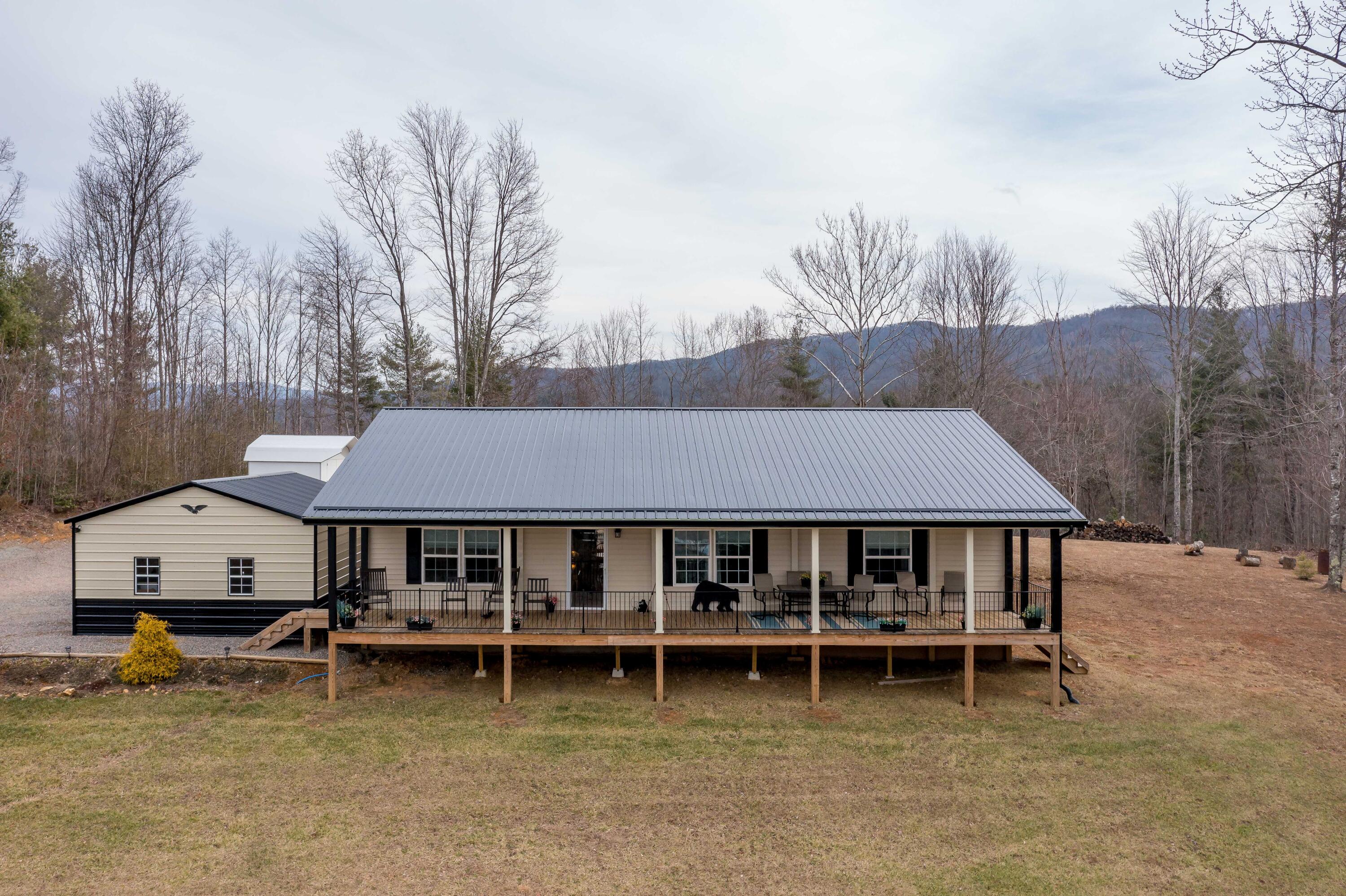2562 Divide Road Mountain City, TN 37683 - Photo 2 of 90 2562 Divide Rd (16 of 93)