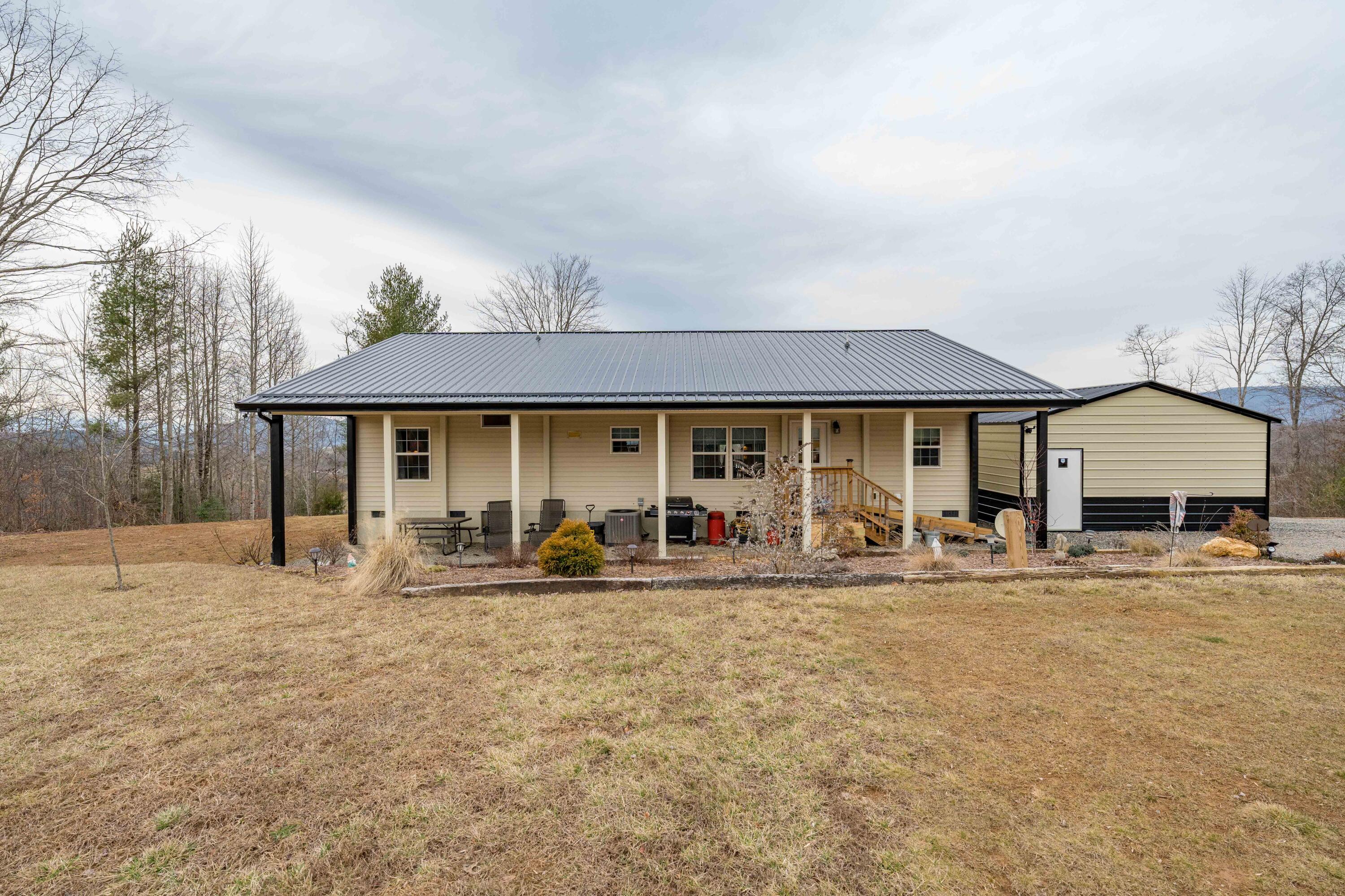 2562 Divide Road Mountain City, TN 37683 - Photo 27 of 90 2562 Divide Rd (50 of 93)