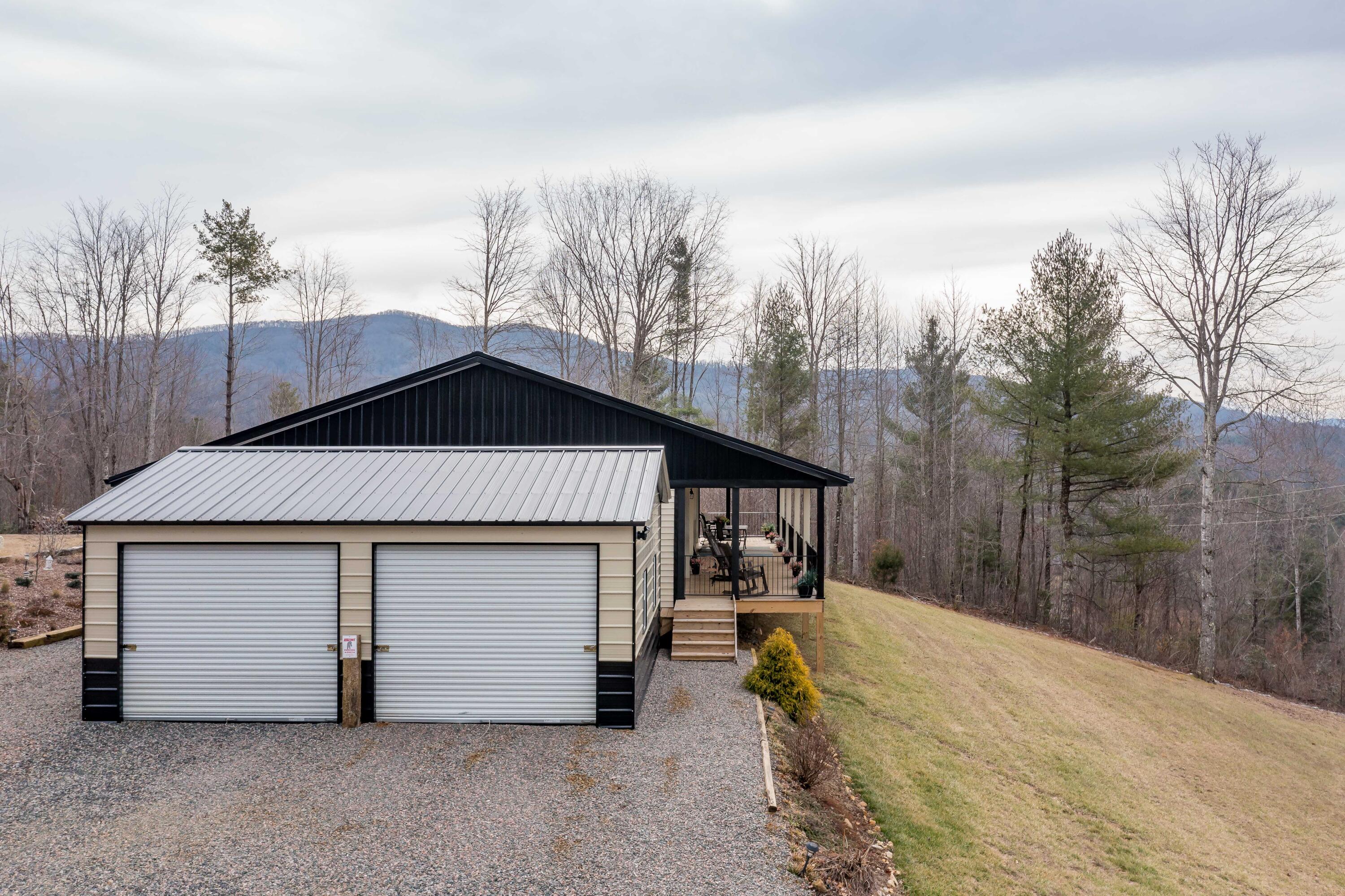 2562 Divide Road Mountain City, TN 37683 - Photo 4 of 90 2562 Divide Rd (18 of 93)