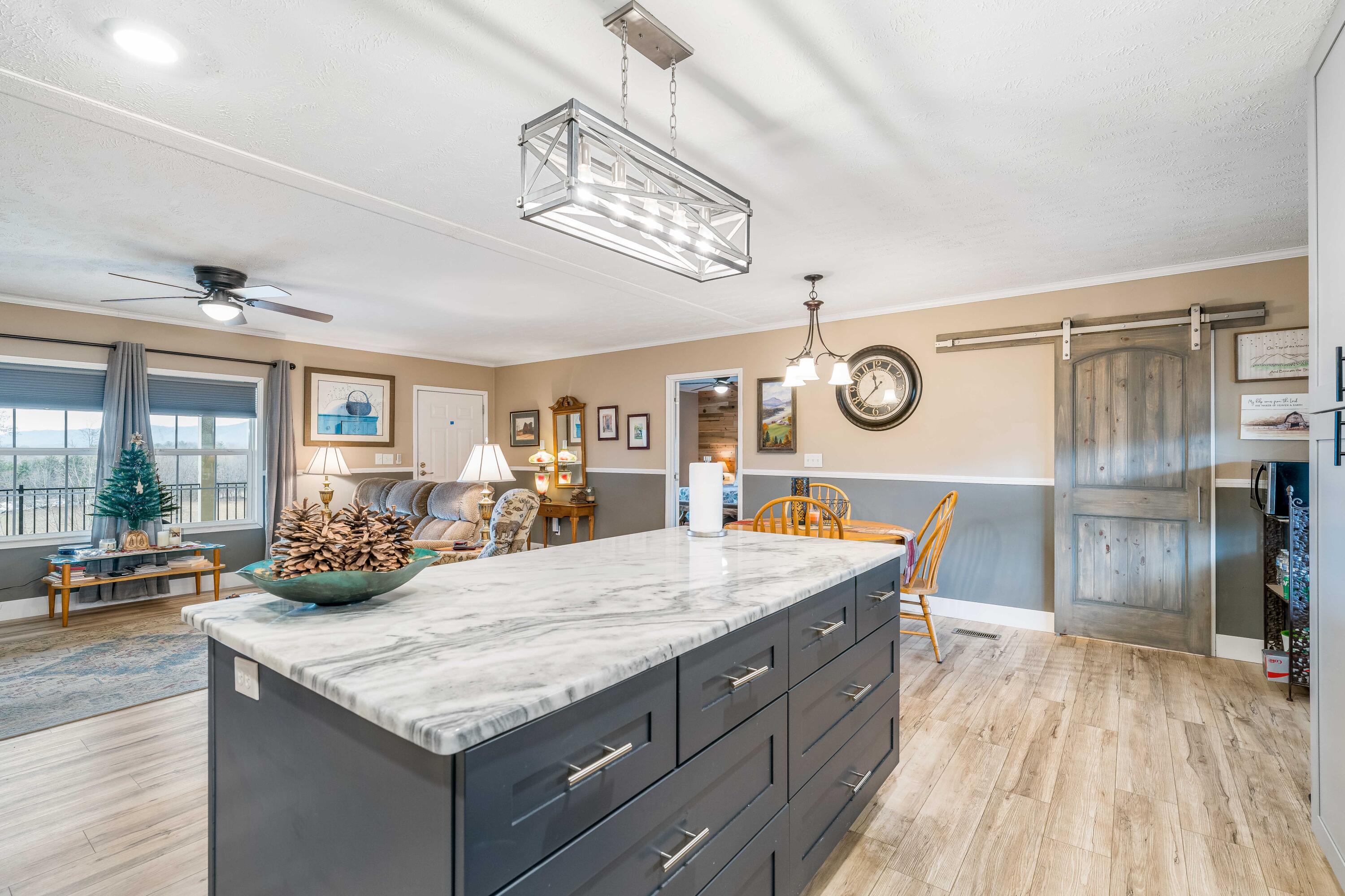 2562 Divide Road Mountain City, TN 37683 - Photo 51 of 90 Kitchen