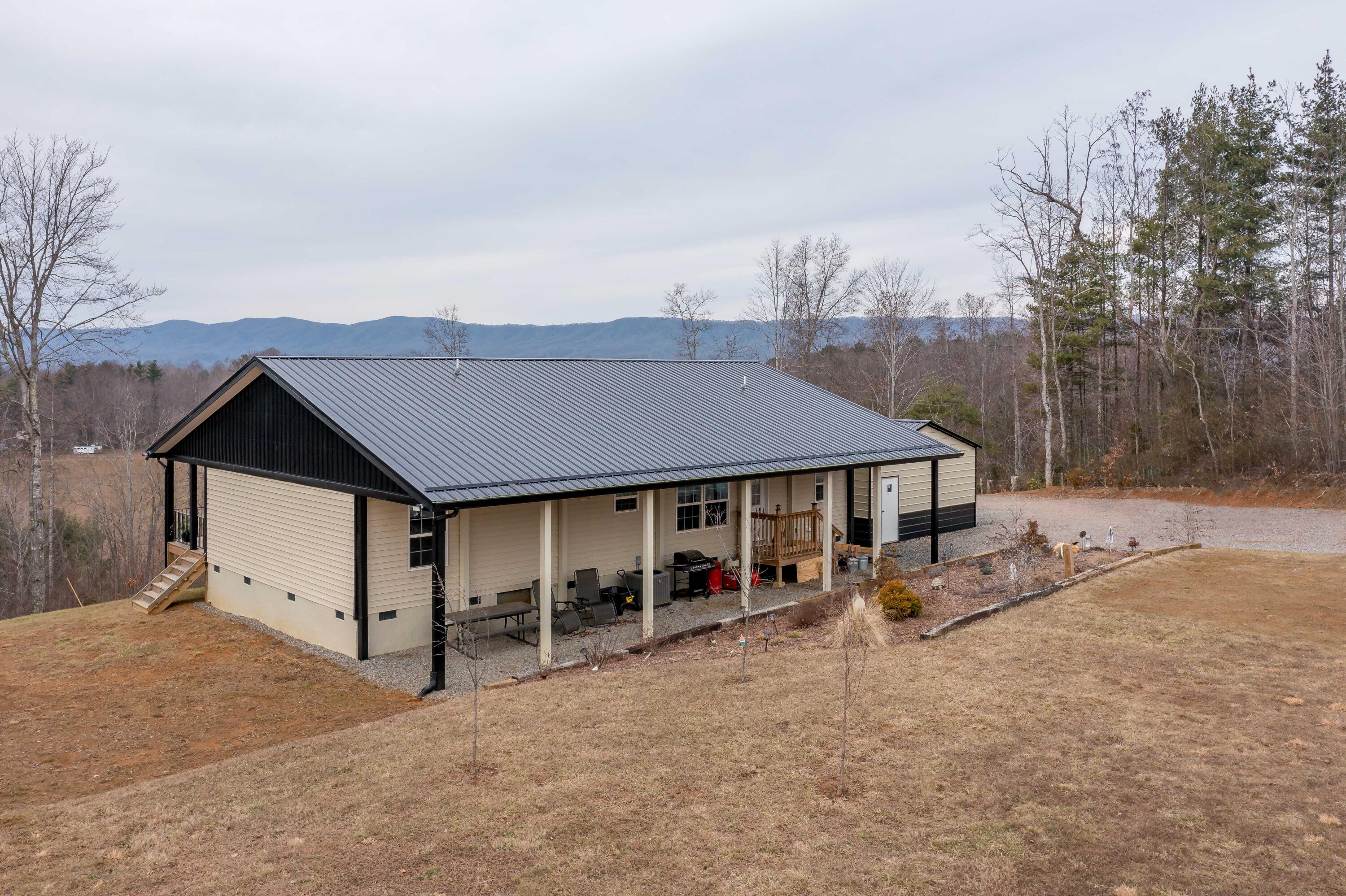 2562 Divide Road Mountain City, TN 37683 - Photo 6 of 90 2562 Divide Rd (21 of 93)
