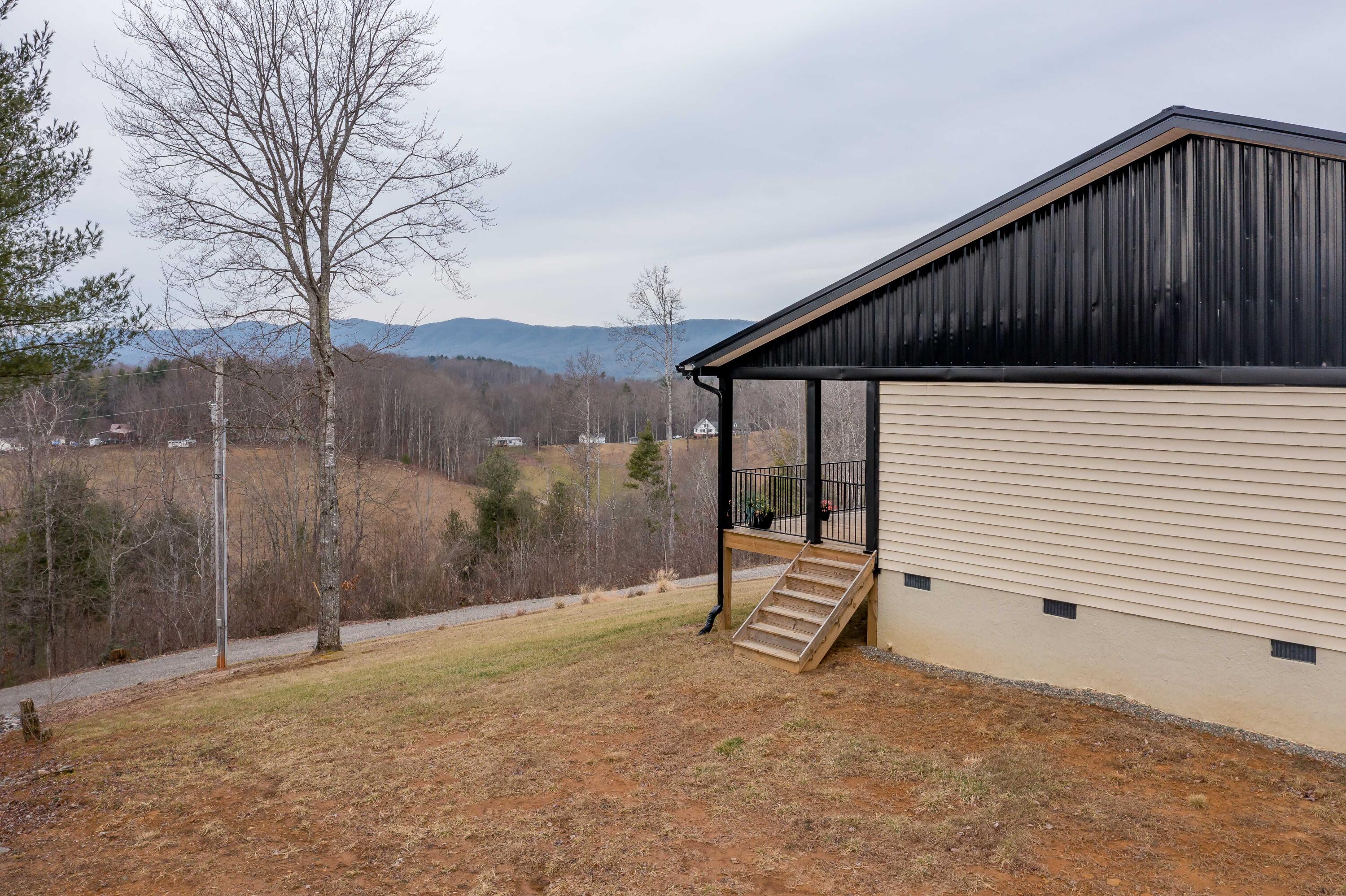 2562 Divide Road Mountain City, TN 37683 - Photo 7 of 90 2562 Divide Rd (22 of 93)