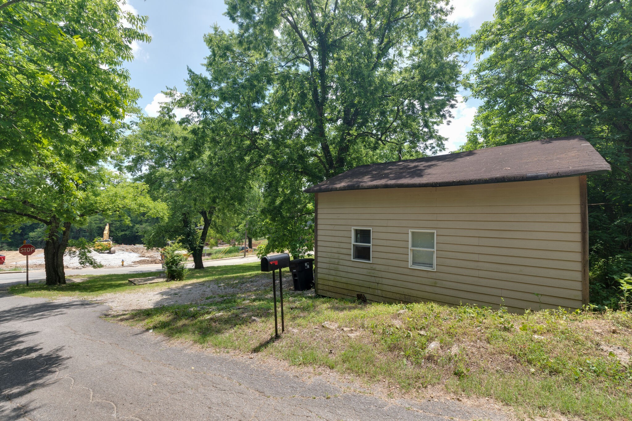 601 Bullock Street Columbia, TN 38401 - Photo 4 of 16 a view of a backyard with a tree
