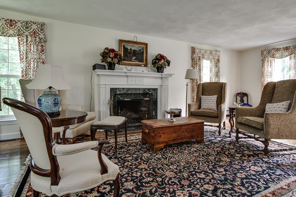 20 Russett Hill Road Sherborn, MA 01770 - Photo 4 of 27 Gallery Image 4