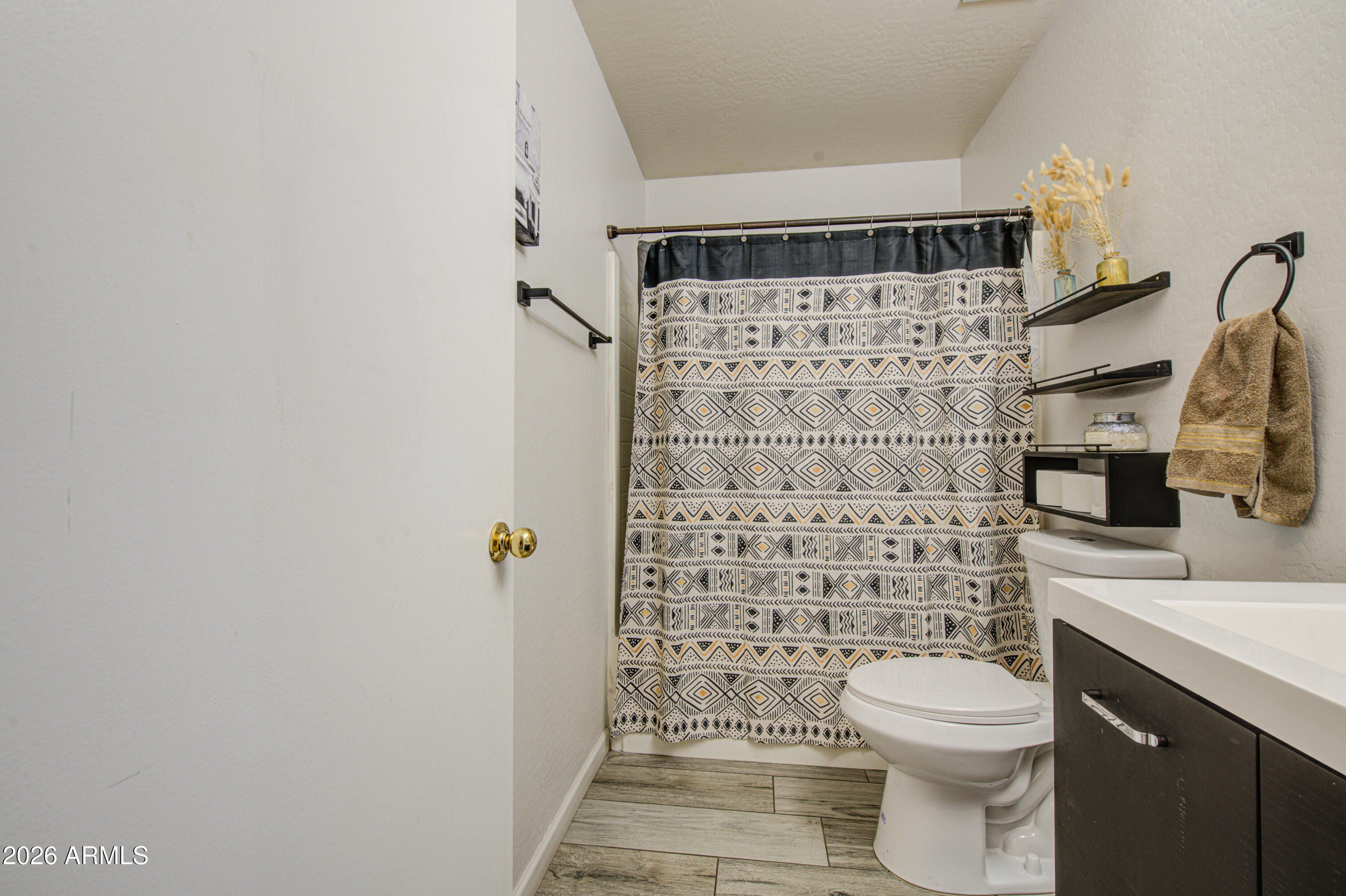 8315 West Cordes Road Tolleson, AZ 85353 - Photo 39 of 49 Bathroom 3-pic 1