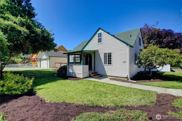 $645,000 | 215 North 6th Street, La Conner, WA 98257