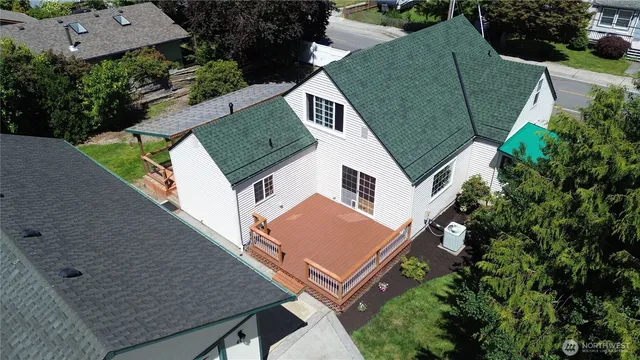 $645,000 | 215 North 6th Street, La Conner, WA 98257