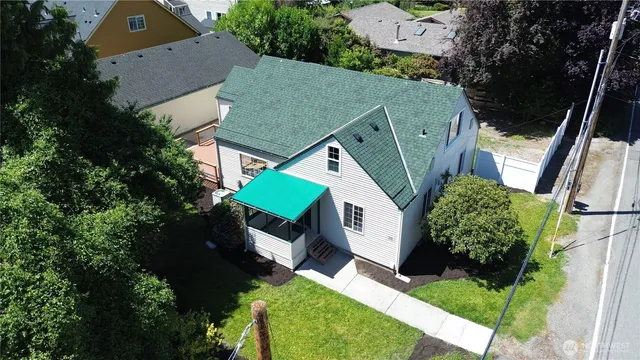 $645,000 | 215 North 6th Street, La Conner, WA 98257