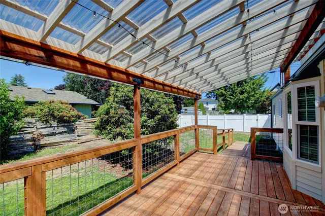 $645,000 | 215 North 6th Street, La Conner, WA 98257