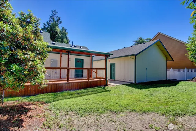 $645,000 | 215 North 6th Street, La Conner, WA 98257