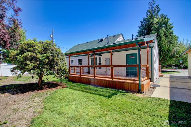 $645,000 | 215 North 6th Street, La Conner, WA 98257