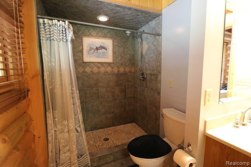 6293 Fish Lake Road North Branch, MI 48461 - Photo 31 of 52 IMG_2560.JPG