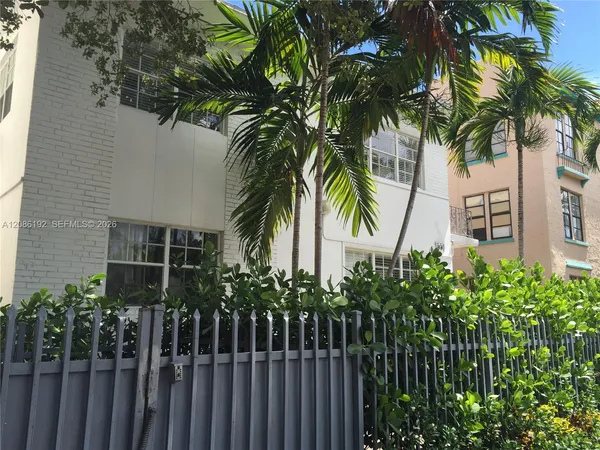$2,000 | 1551 Michigan Avenue, Unit 8, Miami Beach, FL 33139