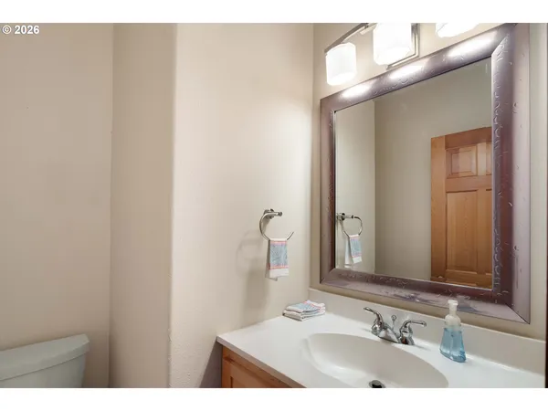 $769,000 | 217 Rockridge Loop, Eugene, OR 97405