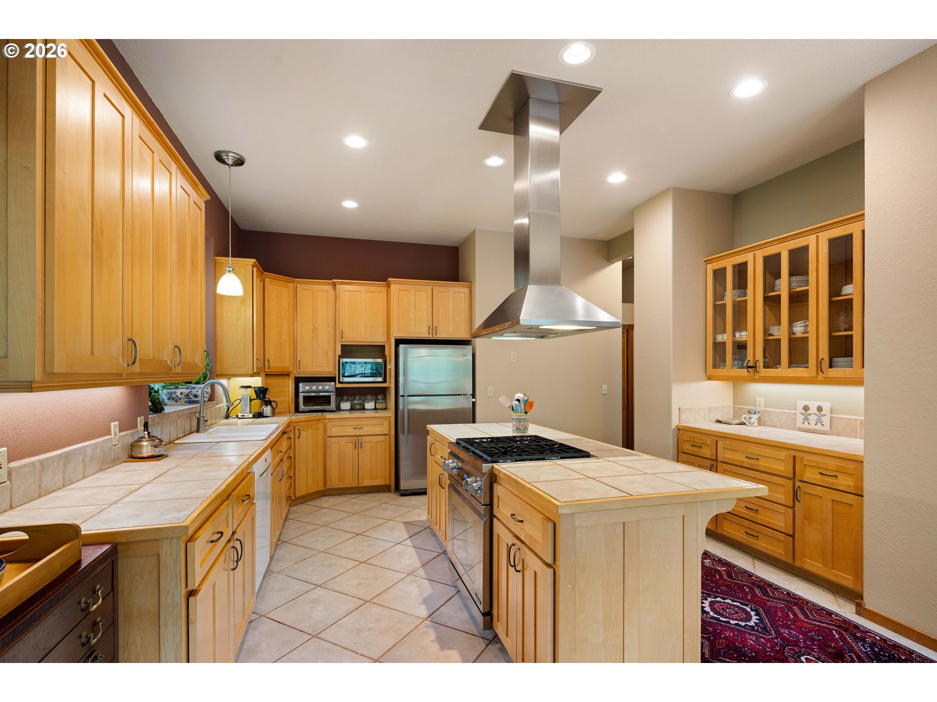 217 Rockridge Loop Eugene, OR 97405 - Photo 3 of 48