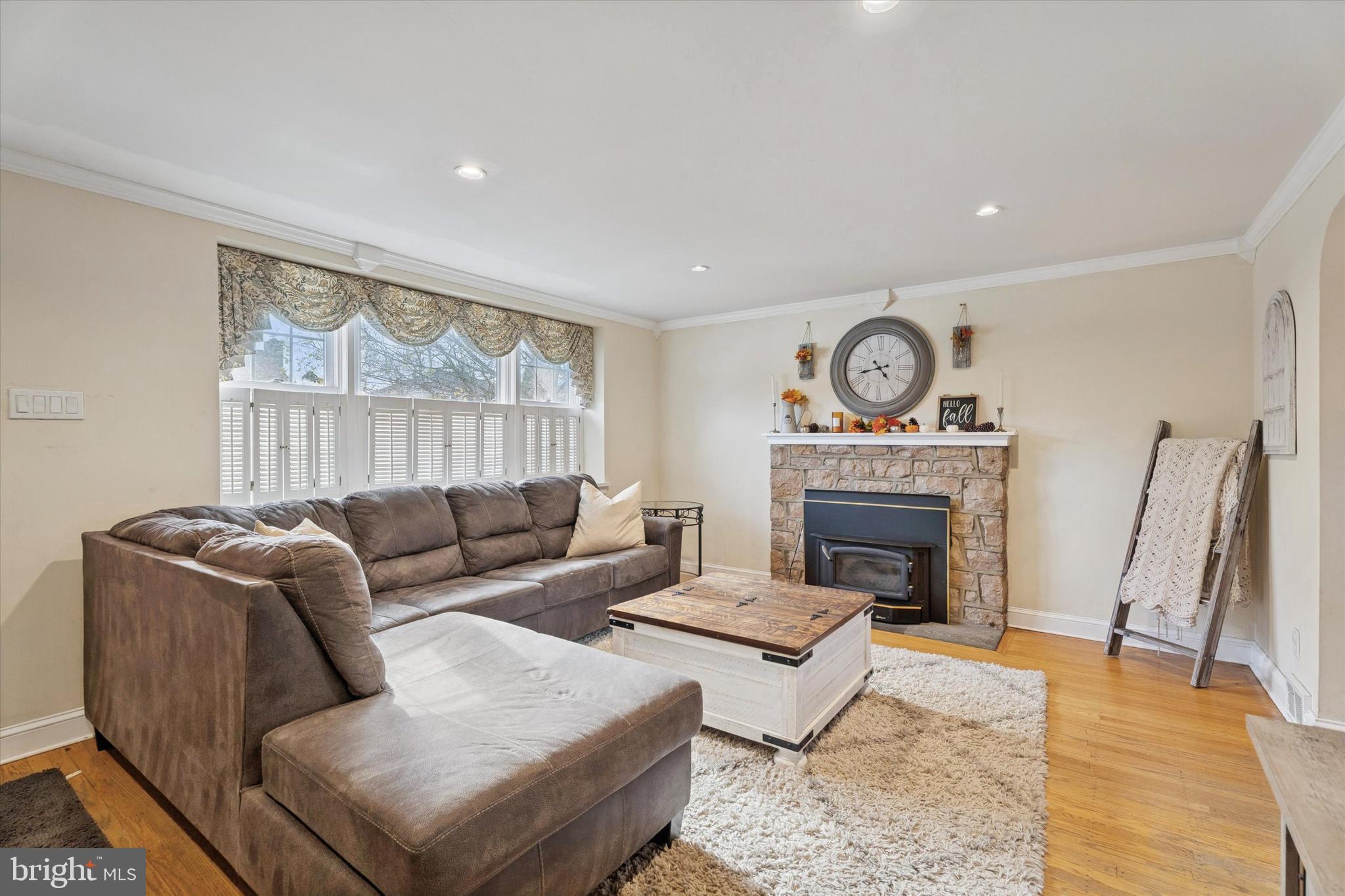 6313 Sunnybrook Road Flourtown, PA 19031 - Photo 3 of 24