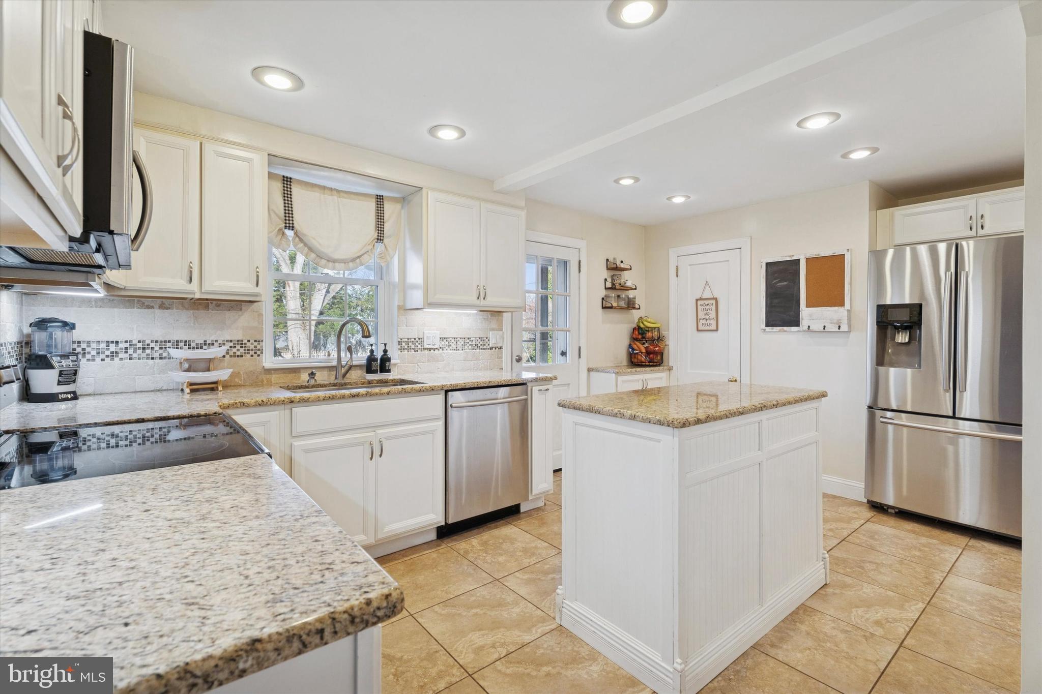 6313 Sunnybrook Road Flourtown, PA 19031 - Photo 8 of 24