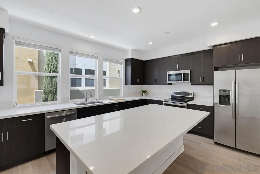 745 Shoreline Road Chula Vista, CA 91910 - Photo 25 of 57 Kitchen