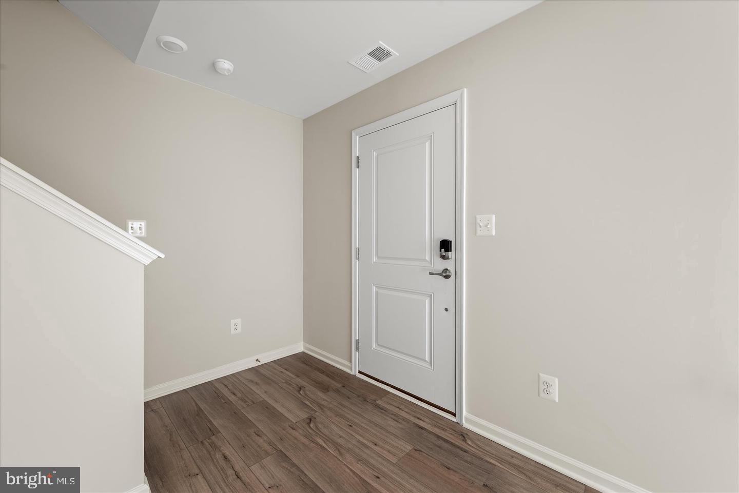 409 18th Avenue Ranson, WV 25438 - Photo 5 of 36 Foyer