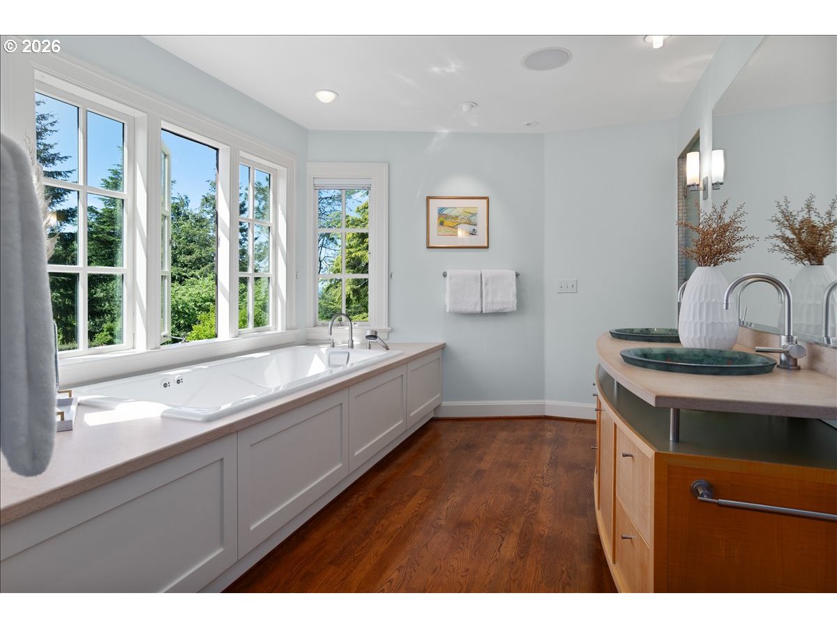 4121 Southwest Arthur Way Portland, OR 97221 - Photo 22 of 48