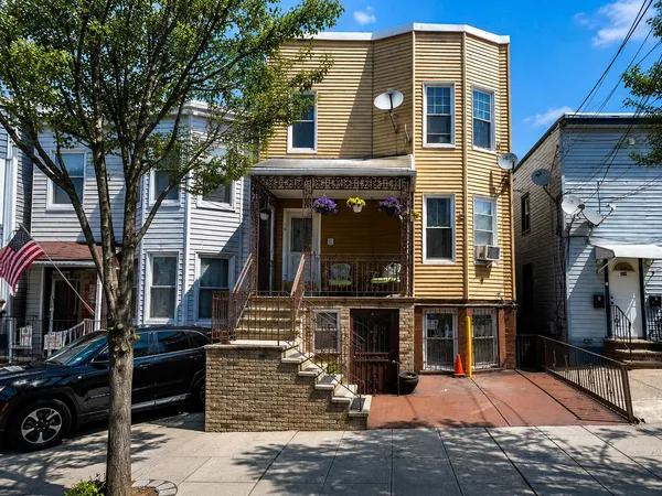 $1,500 | 816 19th Street, Unit 4, Union City, NJ 07087
