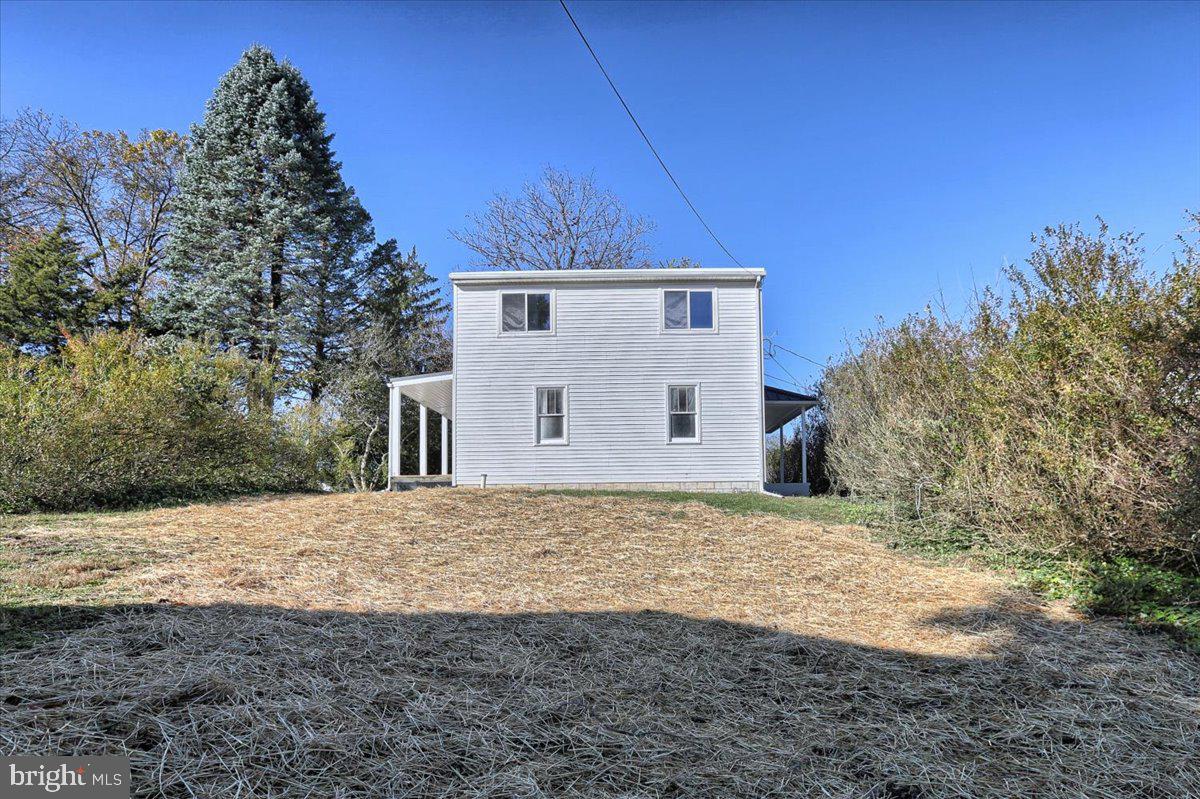 1015 Hilltop Road York, PA 17408 - Photo 18 of 26 Gallery Image 18