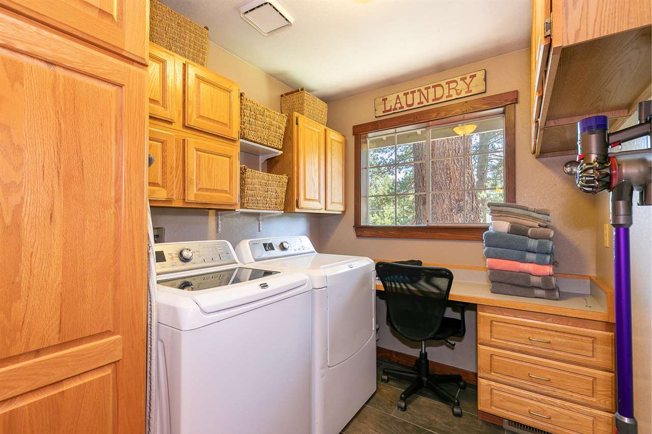10525 Red Fir Road Truckee, CA 96161 - Photo 18 of 21 Gallery Image 18