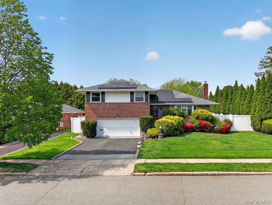 5 Joseph Court Syosset, NY 11791 - Photo 1 of 29