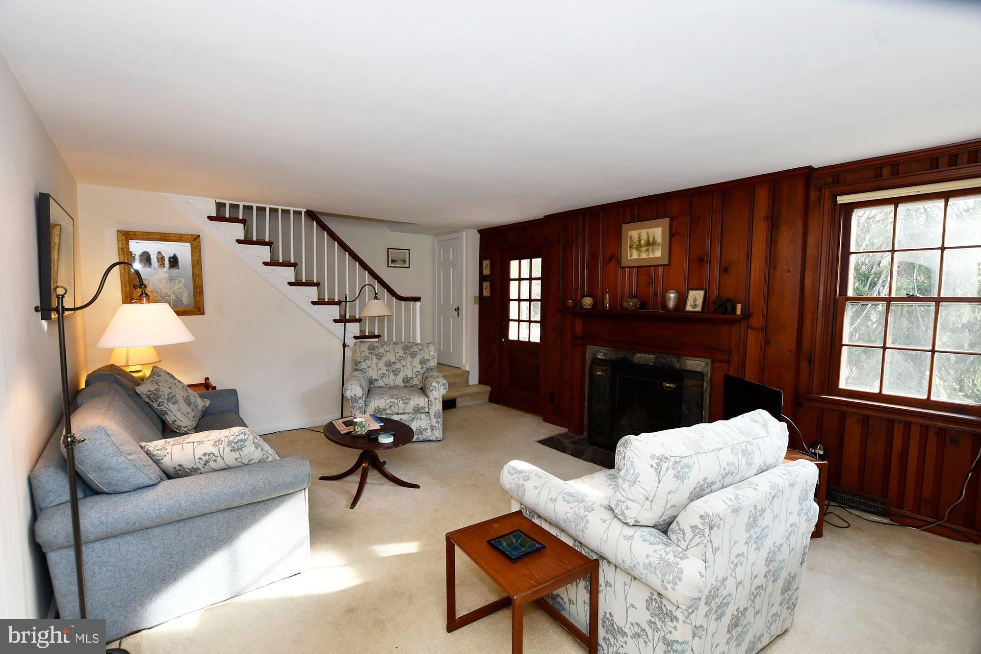 7 Valley View Road Rose Valley, PA 19063 - Photo 7 of 45 LR w/HW floors under carpet